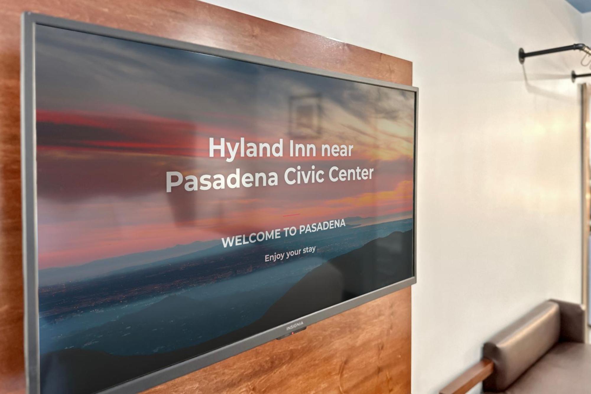 Hyland Inn near Pasadena Civic Center Bagian luar foto