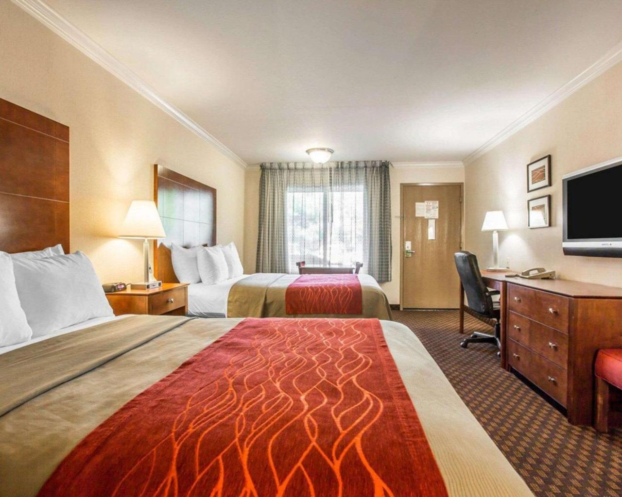 Hyland Inn near Pasadena Civic Center Bagian luar foto